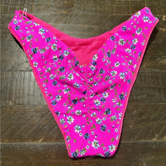 NWT Maaji Reversible Pink Shimmer Floral Bikini Top Bottom Swimsuit Sz Medium - Picture 10 of 16